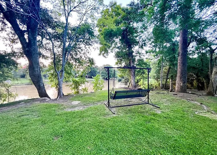 Picturesque Cozy With Fire Pit Space In Louisiana Hébergement de vacances