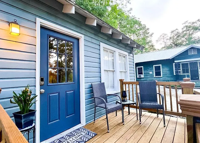 Hébergement de vacances Picturesque Cozy With Fire Pit Space In Louisiana Lafayette